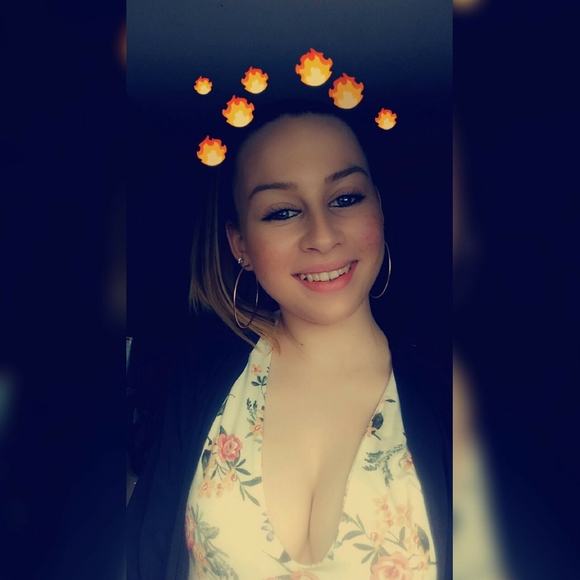 Meet your Posher, Hannah - Picture 1 of 1